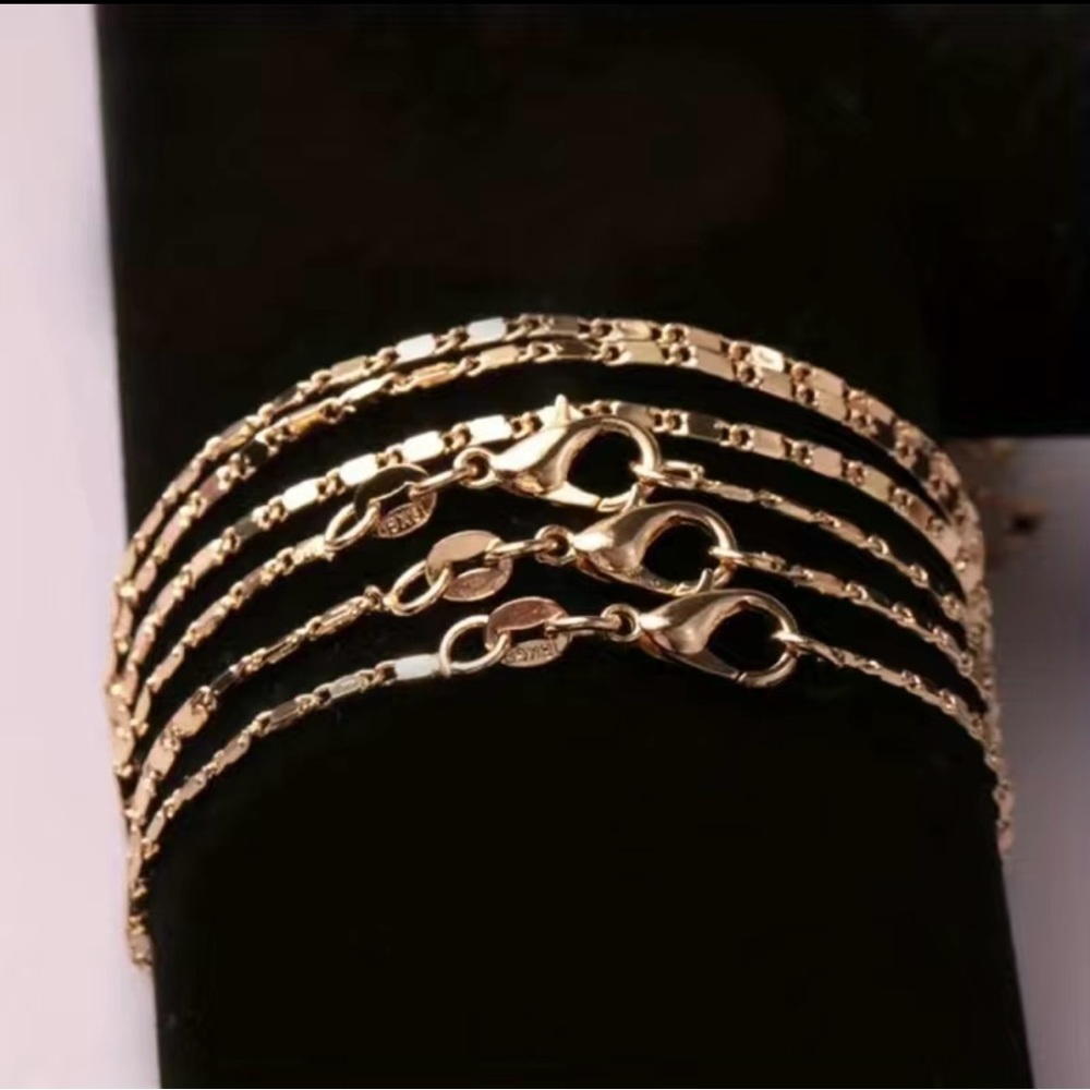 Dainty Italian 2mm flat gold chain - chain link - 18k plated - Picture 4 of 5